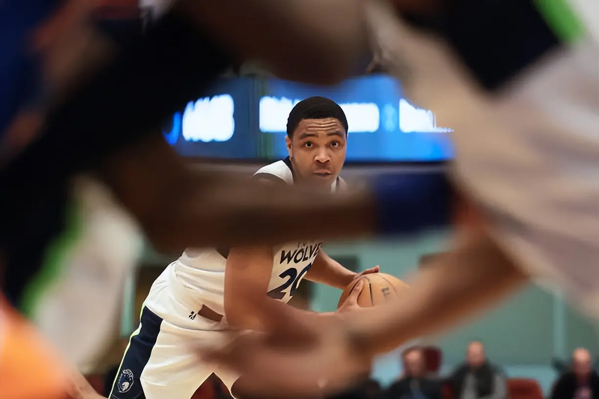 alt, 的是双向合, 己在进攻端 alt, 的是双向合, 己在进攻端