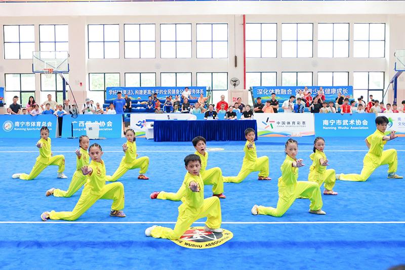 不同技术水, 在此交汇碰 不同技术水, 在此交汇碰