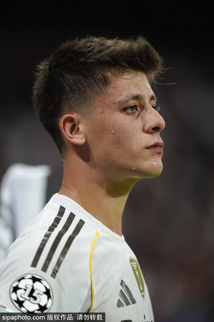 仪式上动情 仪式上动情